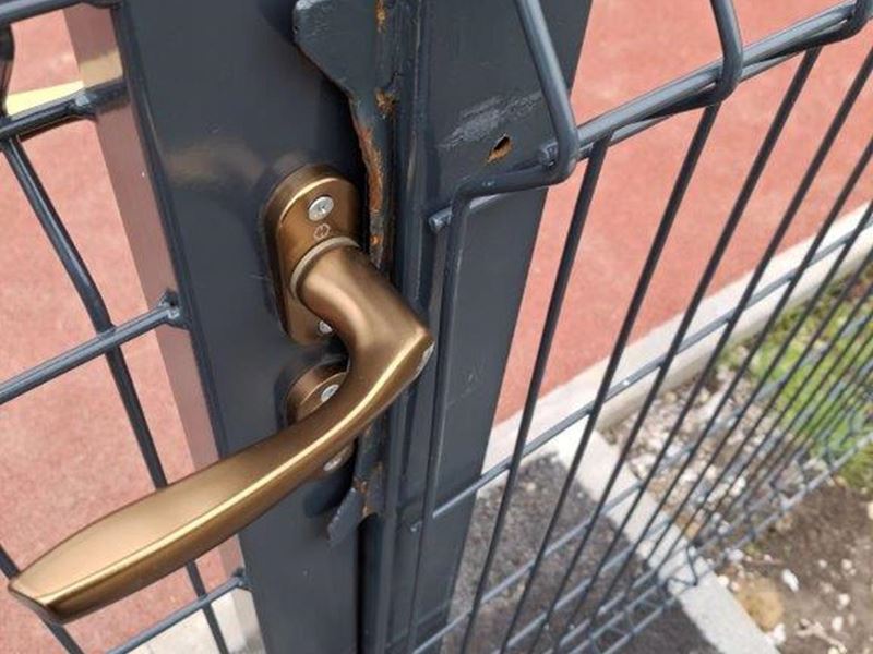 Uništeno dječje igralište