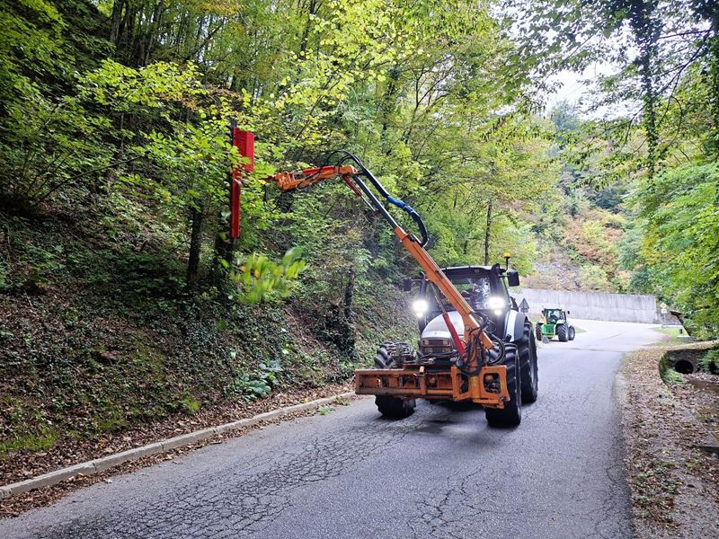 Orezivanje granja uz ceste