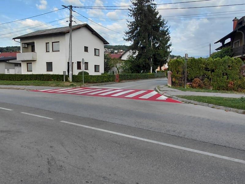 Nova prometna signalizacija u crvenoj boji