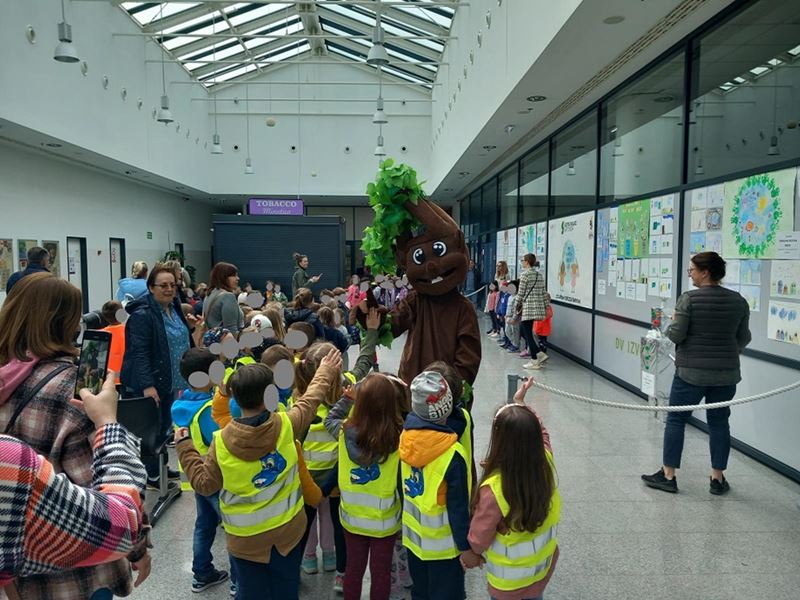 Izložbom dječjih radova obilježen Dan planeta Zemlje