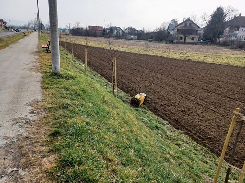 Vandalski čin na šetnici u Bregani