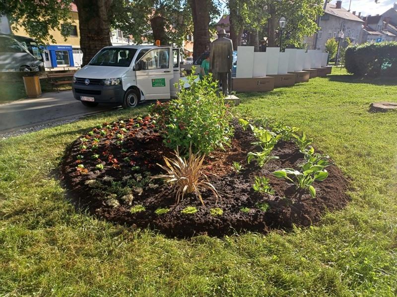 Novo cvijeće kod Samoborskog muzeja