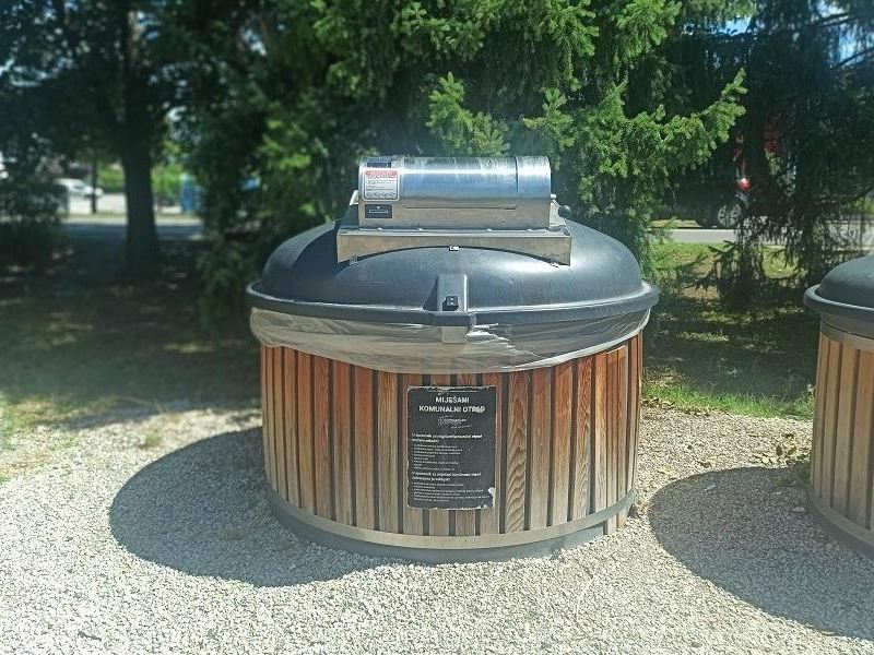 Preuzimanje kartica i zaključavanje otpadomjera