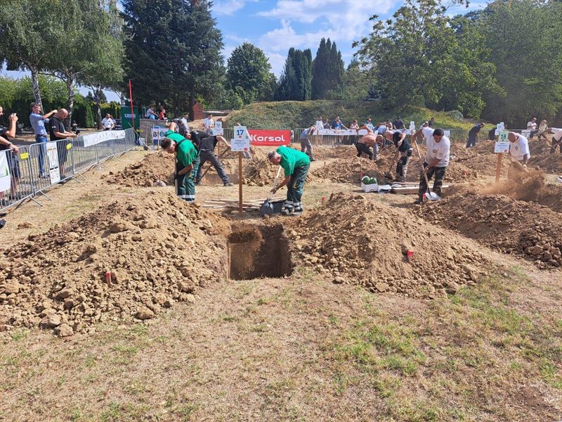 Radnici Komunalca sudjelovali na natjecanju grobara u Mađarskoj!
