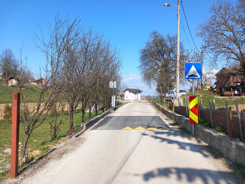 Uspornici prometa u Maloj Jazbini